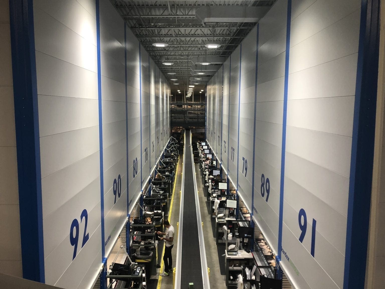 VLM (Vertical Lift Module) for Warehouses | PWD